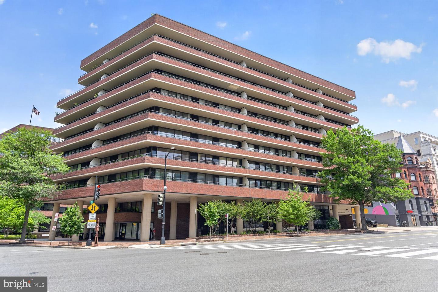 2555 Pennsylvania Ave NW #810 — photo