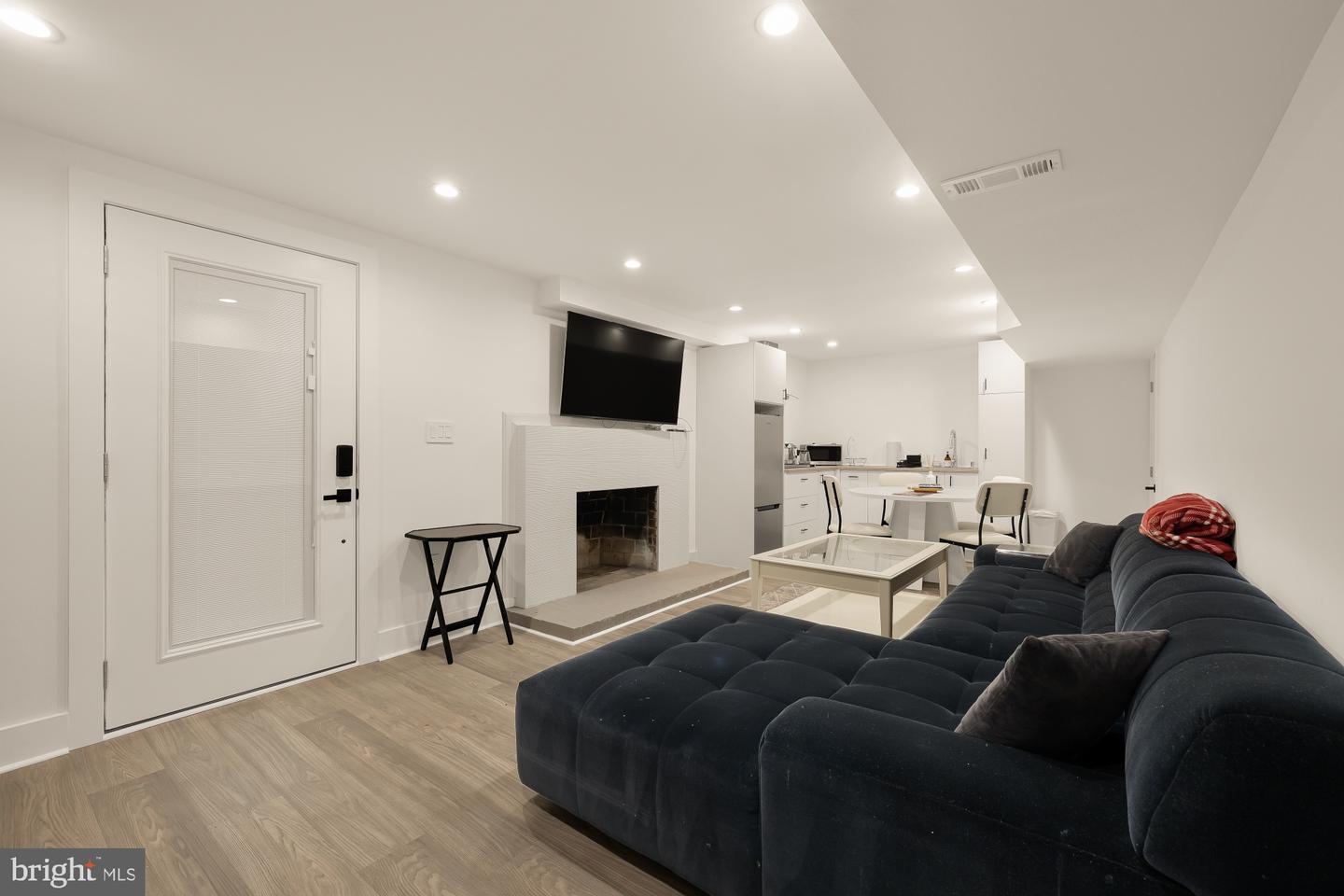 5231 Watson St NW — photo