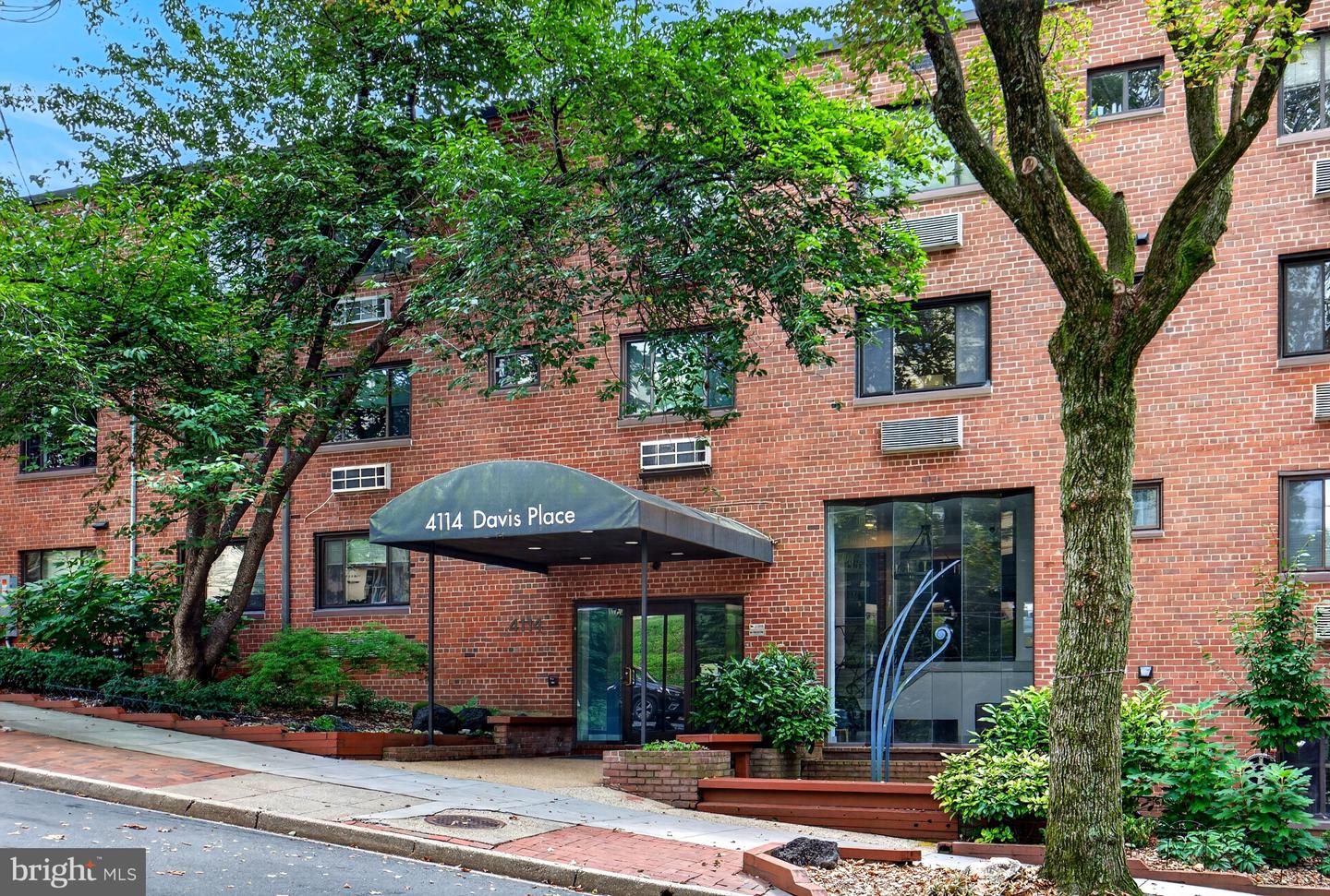 4114 Davis Pl NW #104 — photo
