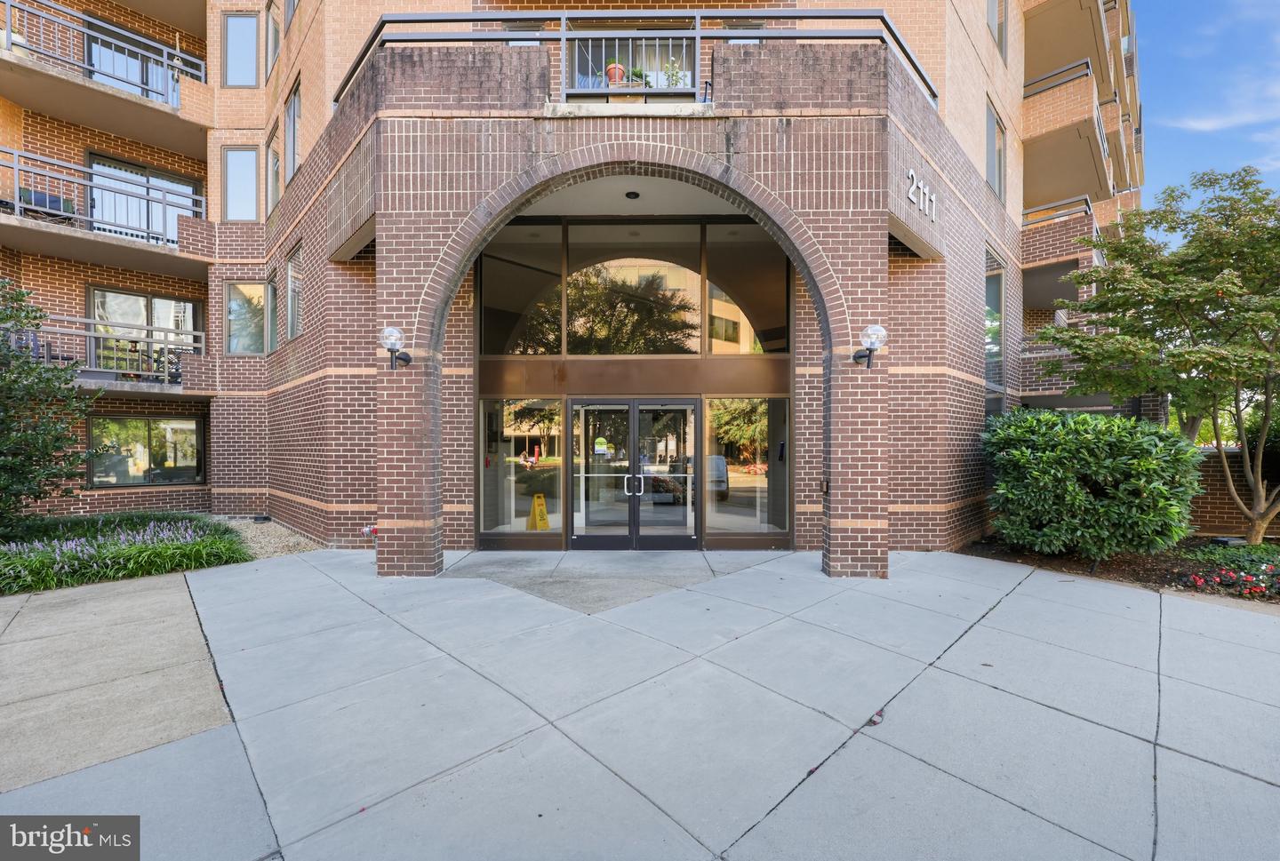 2111 Wisconsin Ave NW #104 — photo