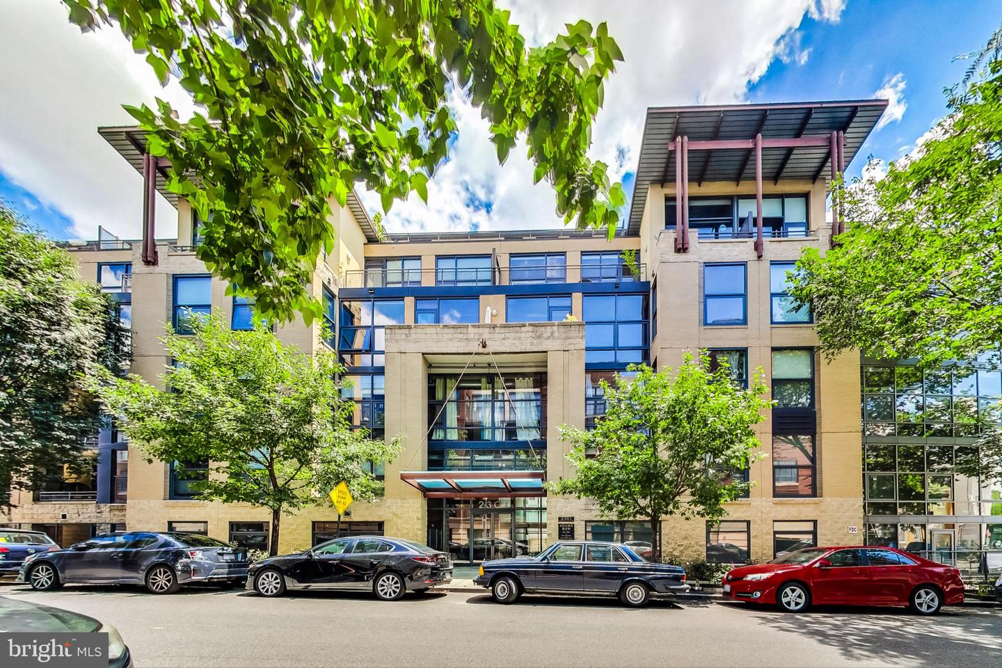 2301 Champlain St NW #T04 — photo