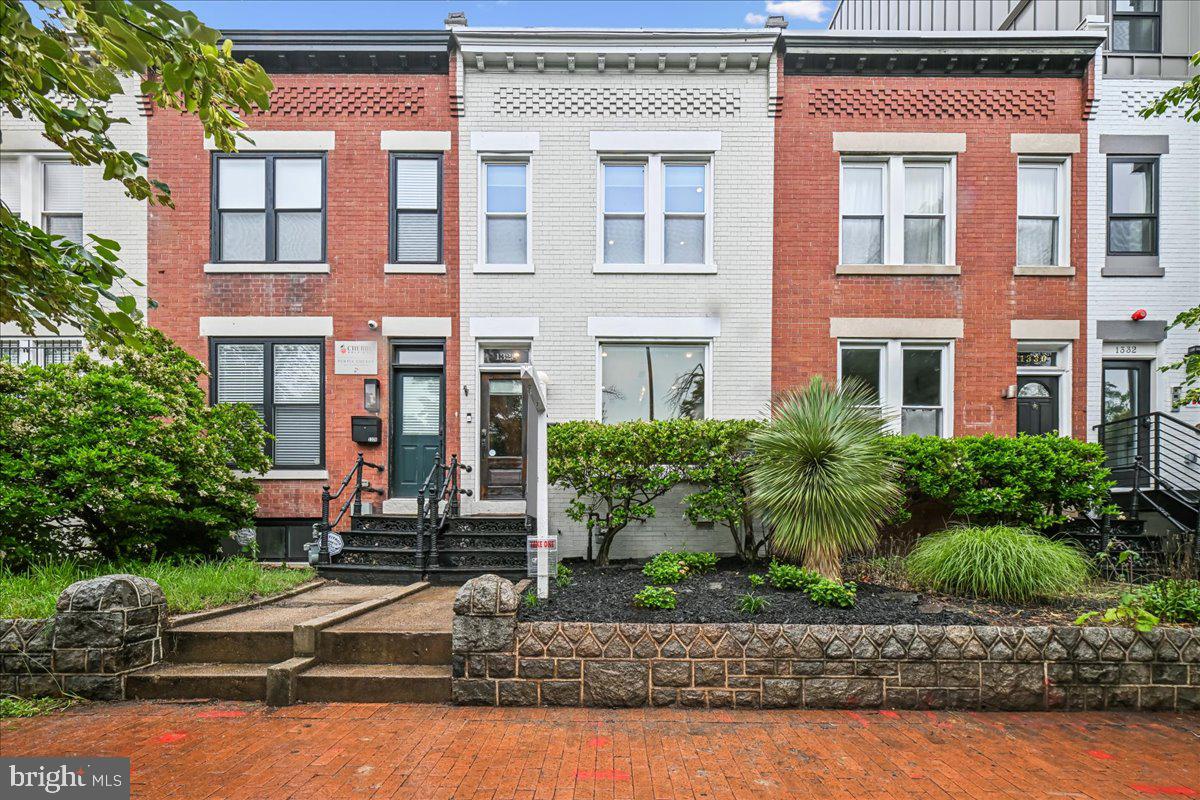 1328 G St SE — photo