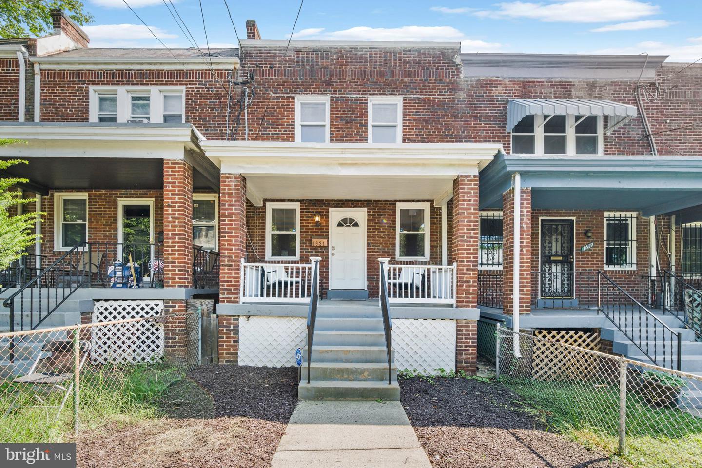 1621 R St SE — photo