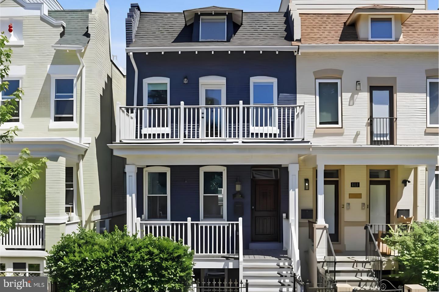 1119 Staples St NE — photo