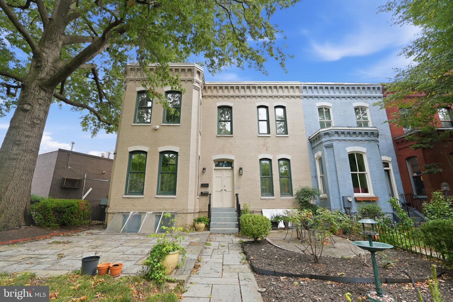 631 North Carolina Ave SE #1 — photo