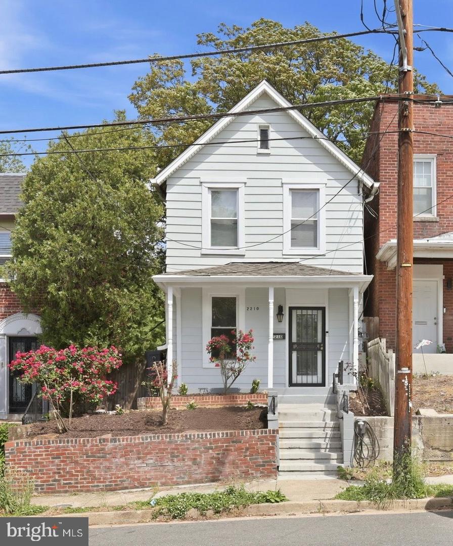 2210 Bryan Pl SE — photo