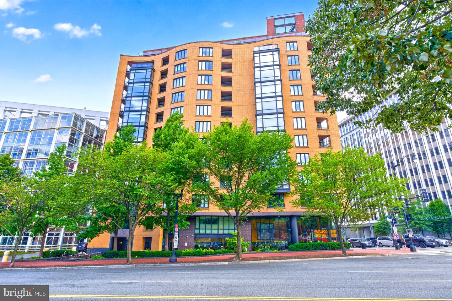 1010 Massachusetts Ave NW #602 — photo