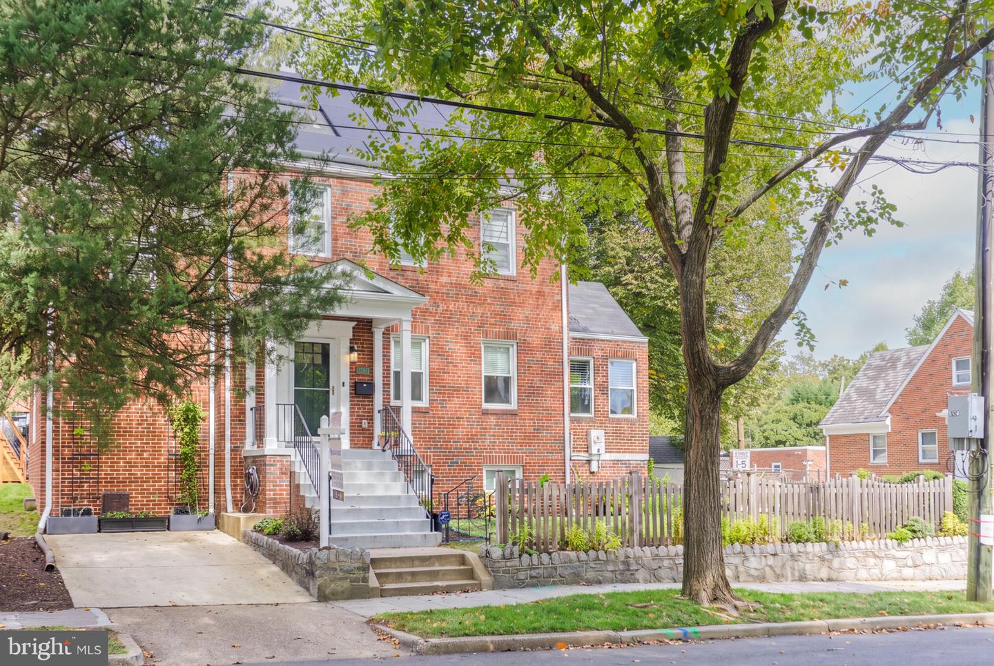 737 Whittier St NW — photo