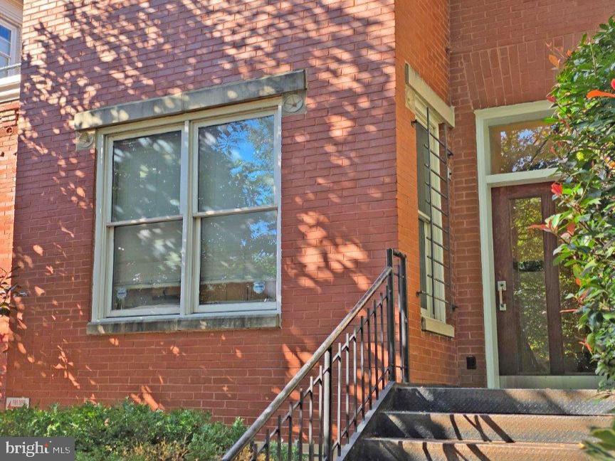 326 8th St NE #302 — photo