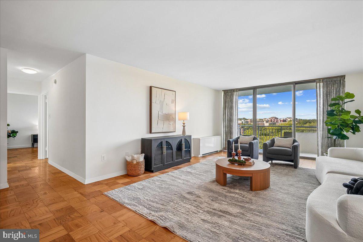 3001 Veazey Ter NW #1320 — photo