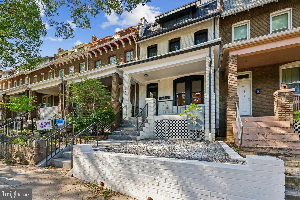 637 Irving St NW #1 — photo