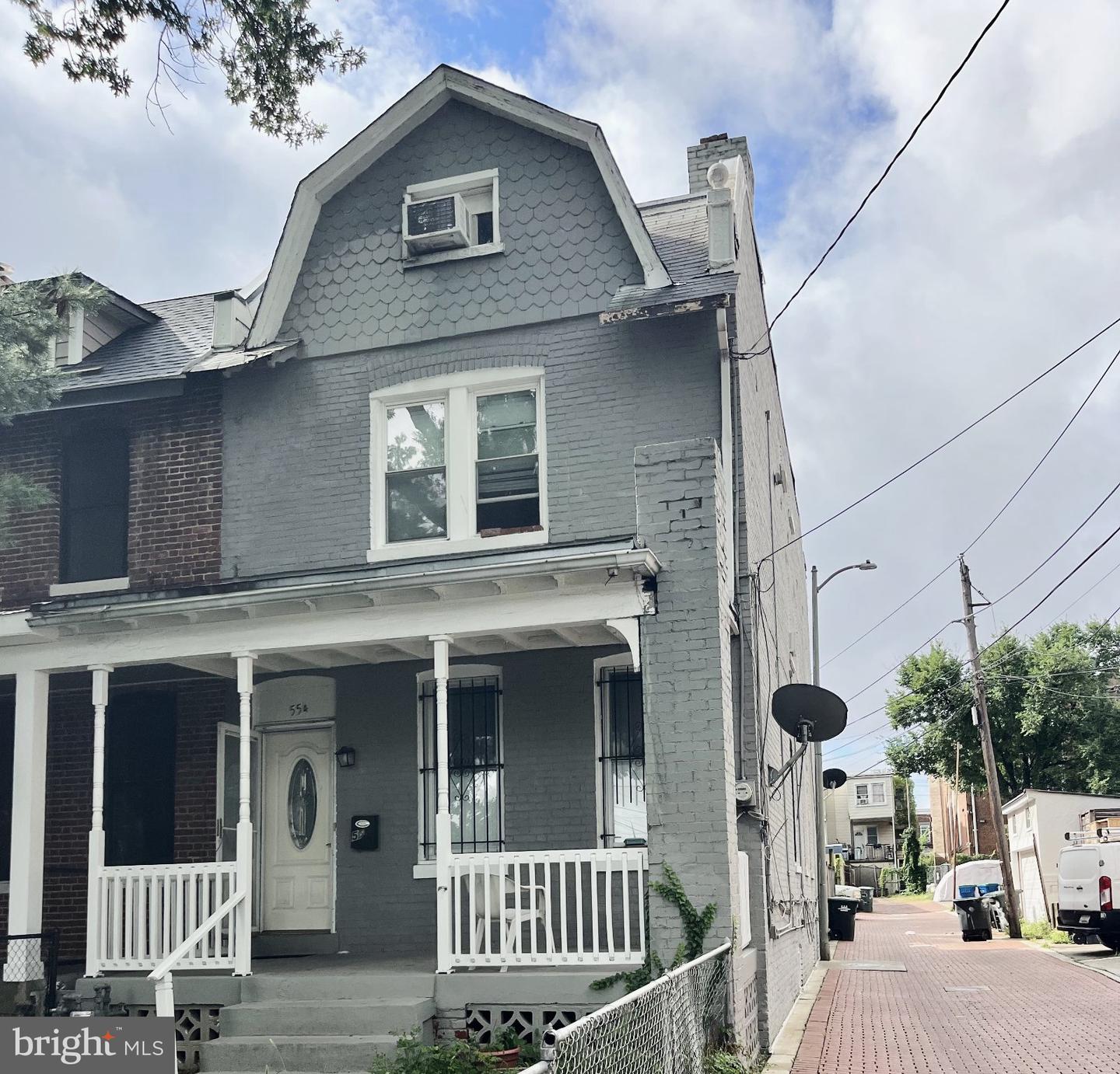 554 Shepherd St NW — photo