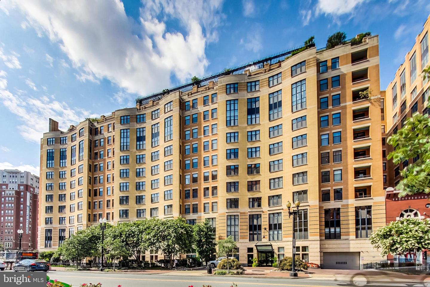 400 Massachusetts NW #722 — photo
