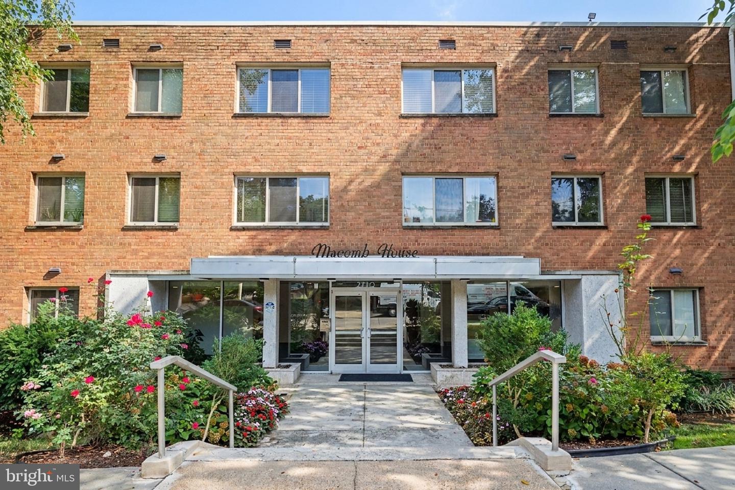 2710 Macomb St NW #310 — photo