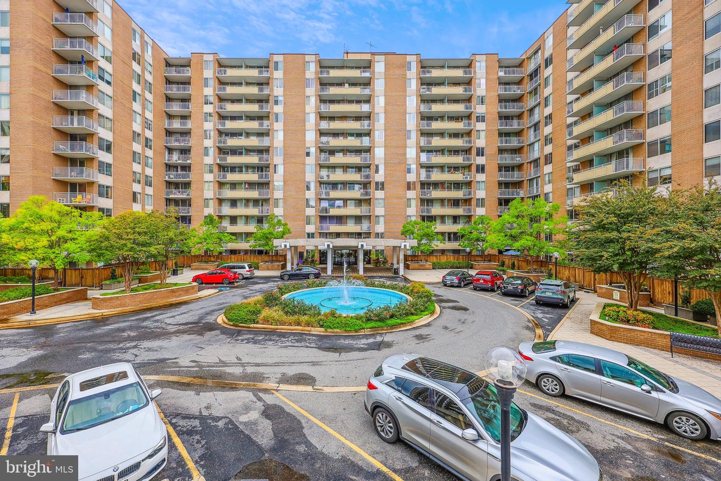 3001 Veazey Ter NW #1101 — photo