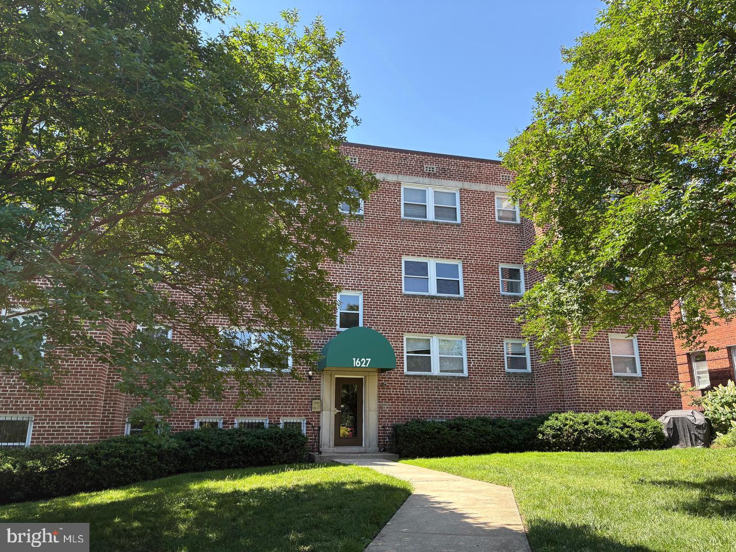 1627 Massachusetts Ave SE #302 — photo