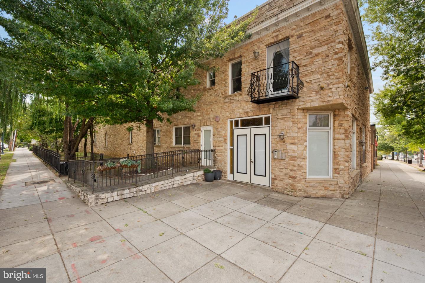 936 Madison St NW #201 — photo