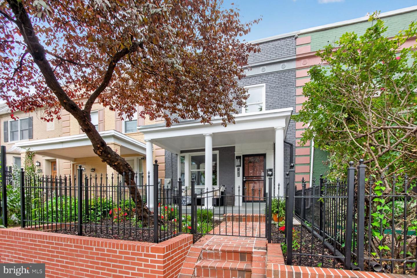 1428 Parkwood Pl NW — photo