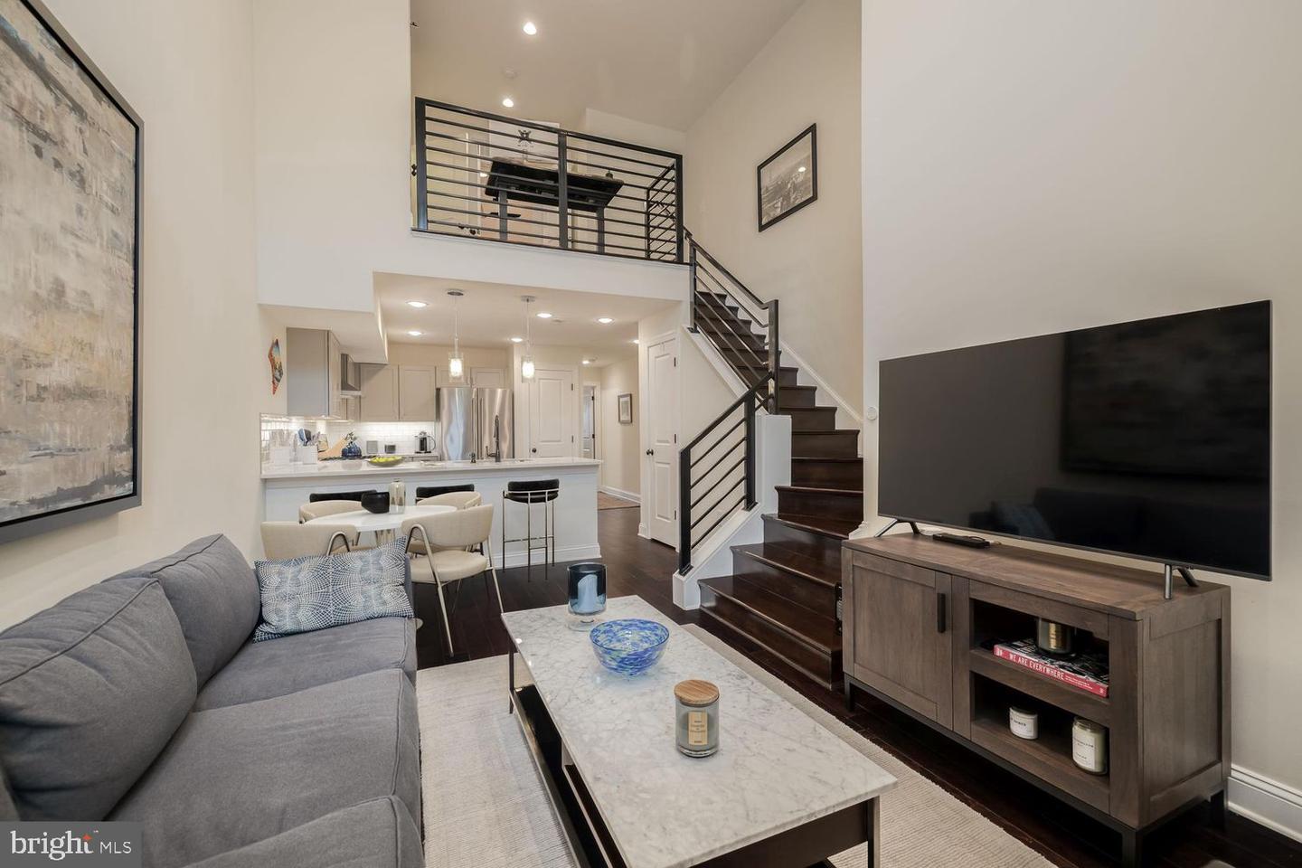 1433 K St SE #101 — photo