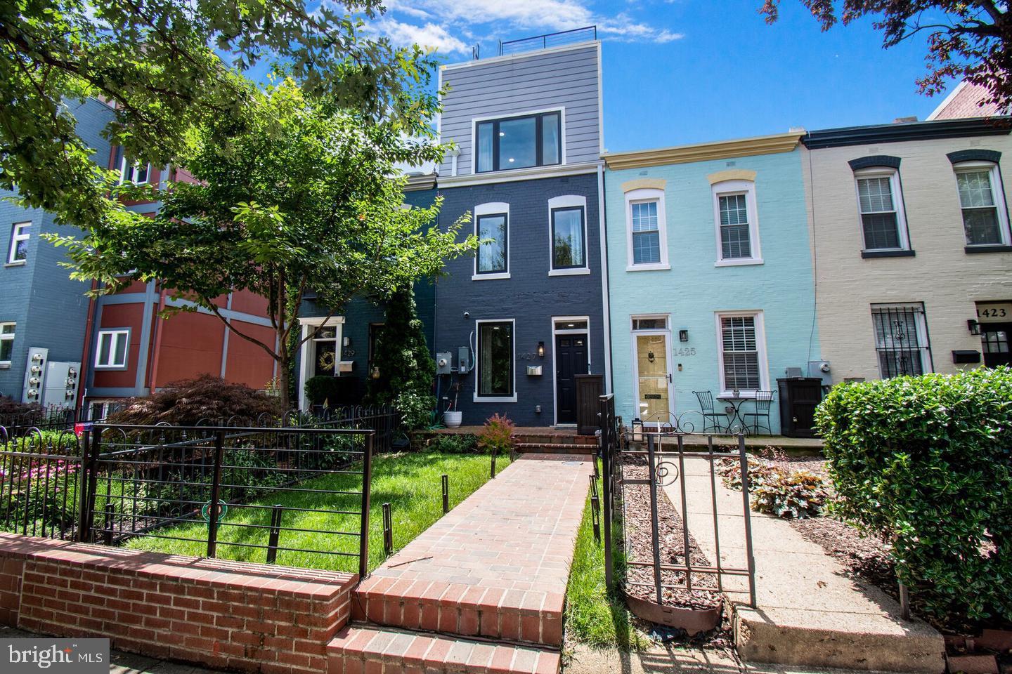 1427 K St SE — photo