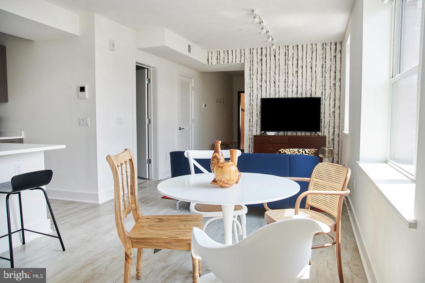 816 Potomac Ave SE #206 — photo