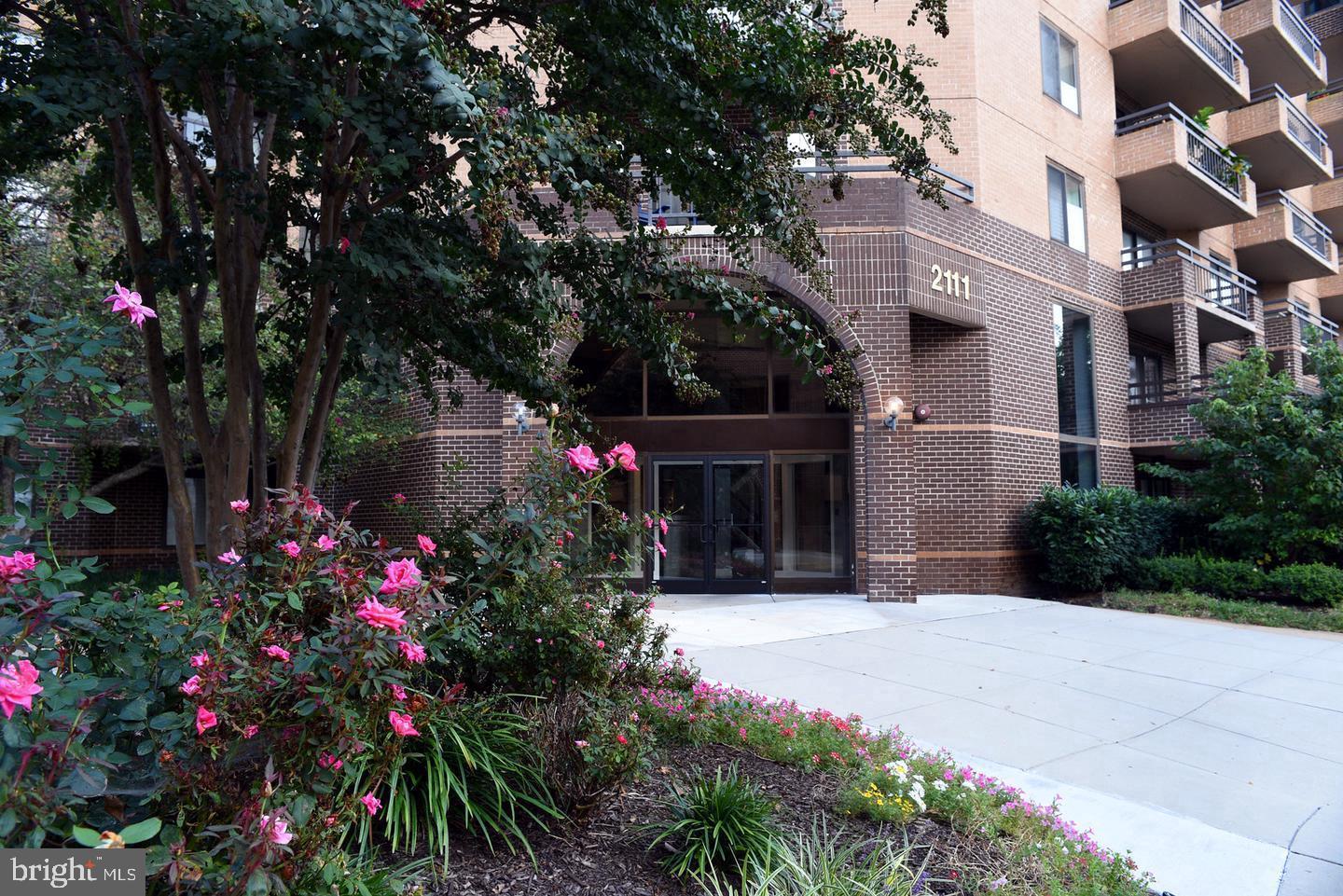 2111 Wisconsin Ave NW #101 — photo