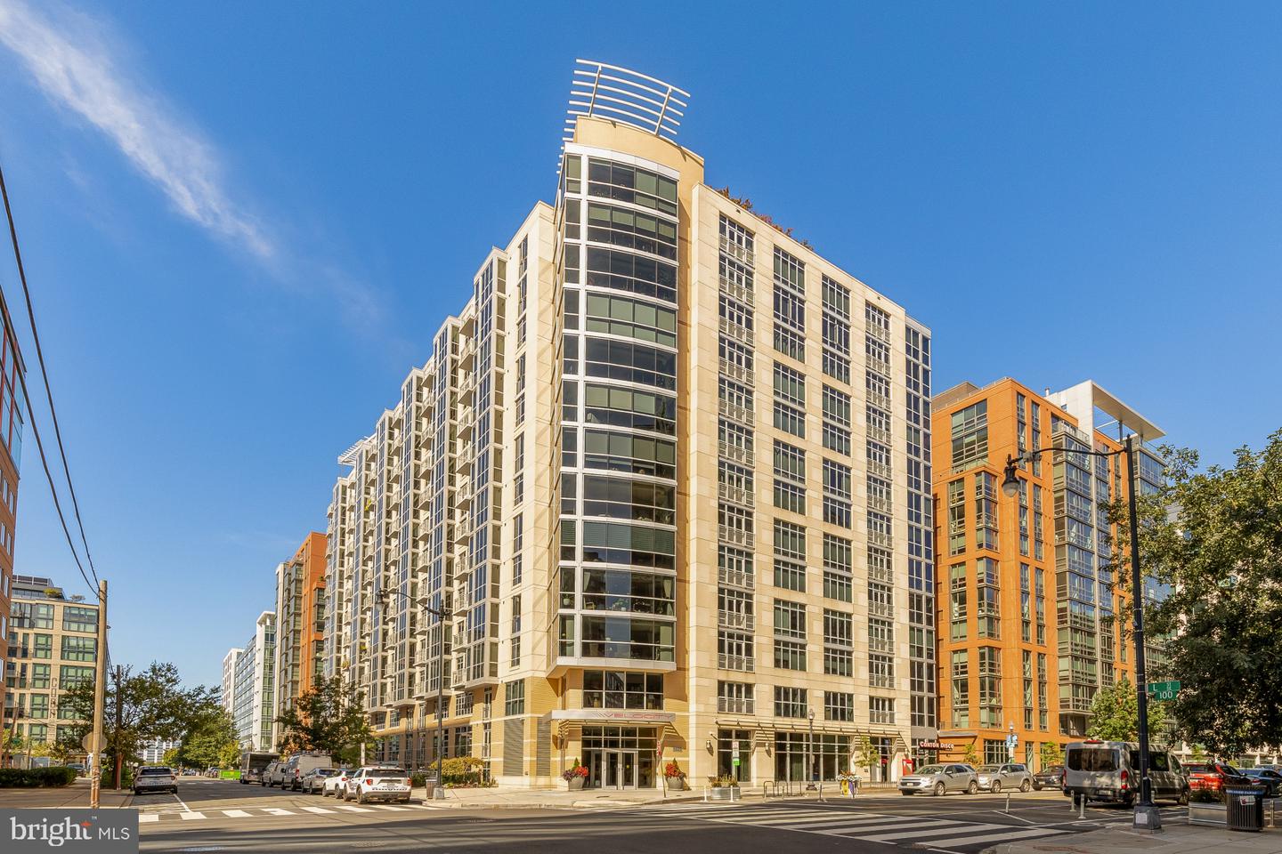 1025 1st St SE #1113 — photo