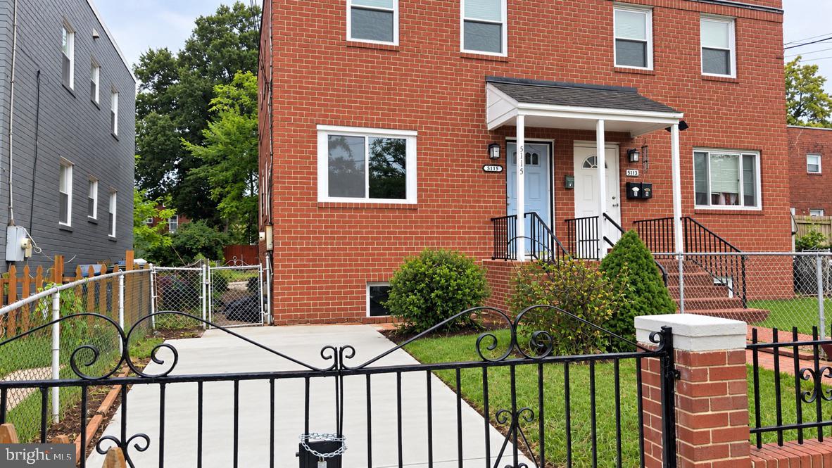 5115 Hanna SE — photo