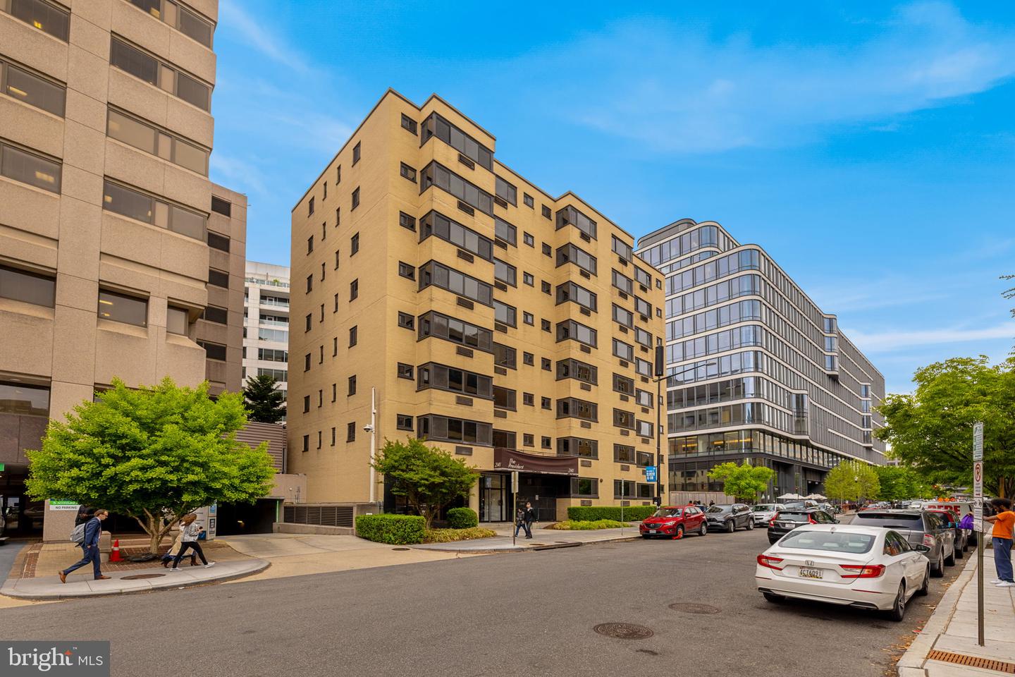 2141 I St NW #402 — photo