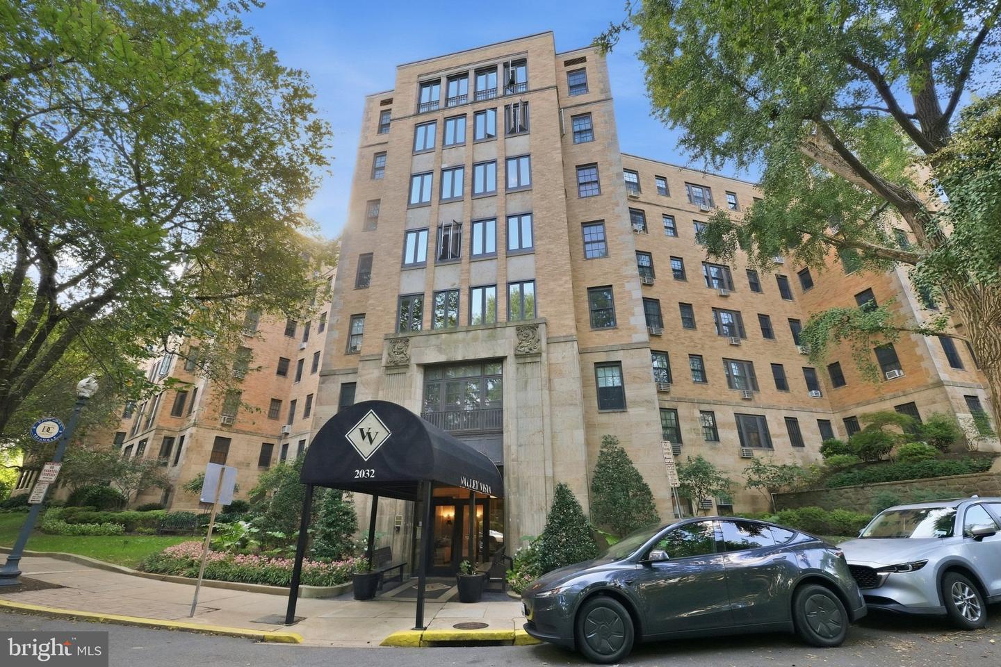 2032 Belmont Rd NW #403 — photo