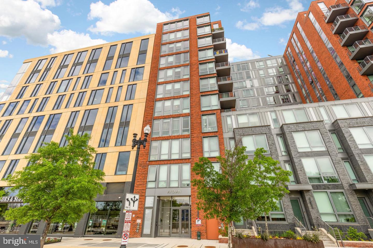 1211 Van St SE #608 — photo