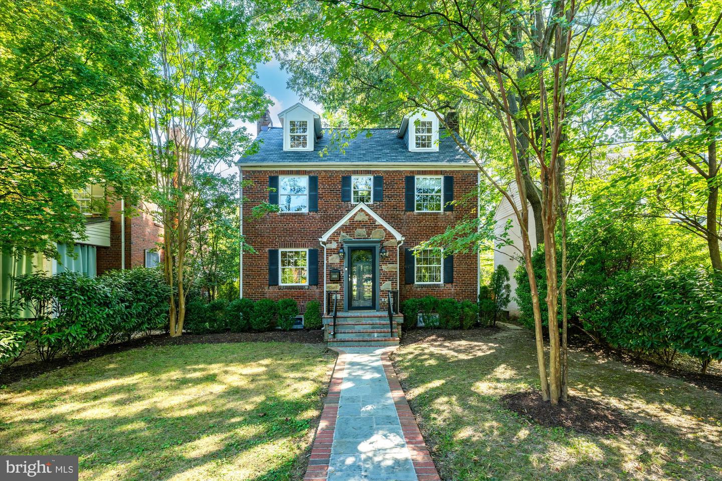 4414 Davenport St NW — photo