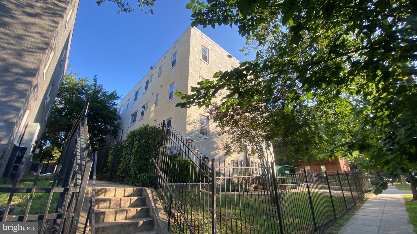 1310 Congress St SE #302 — photo