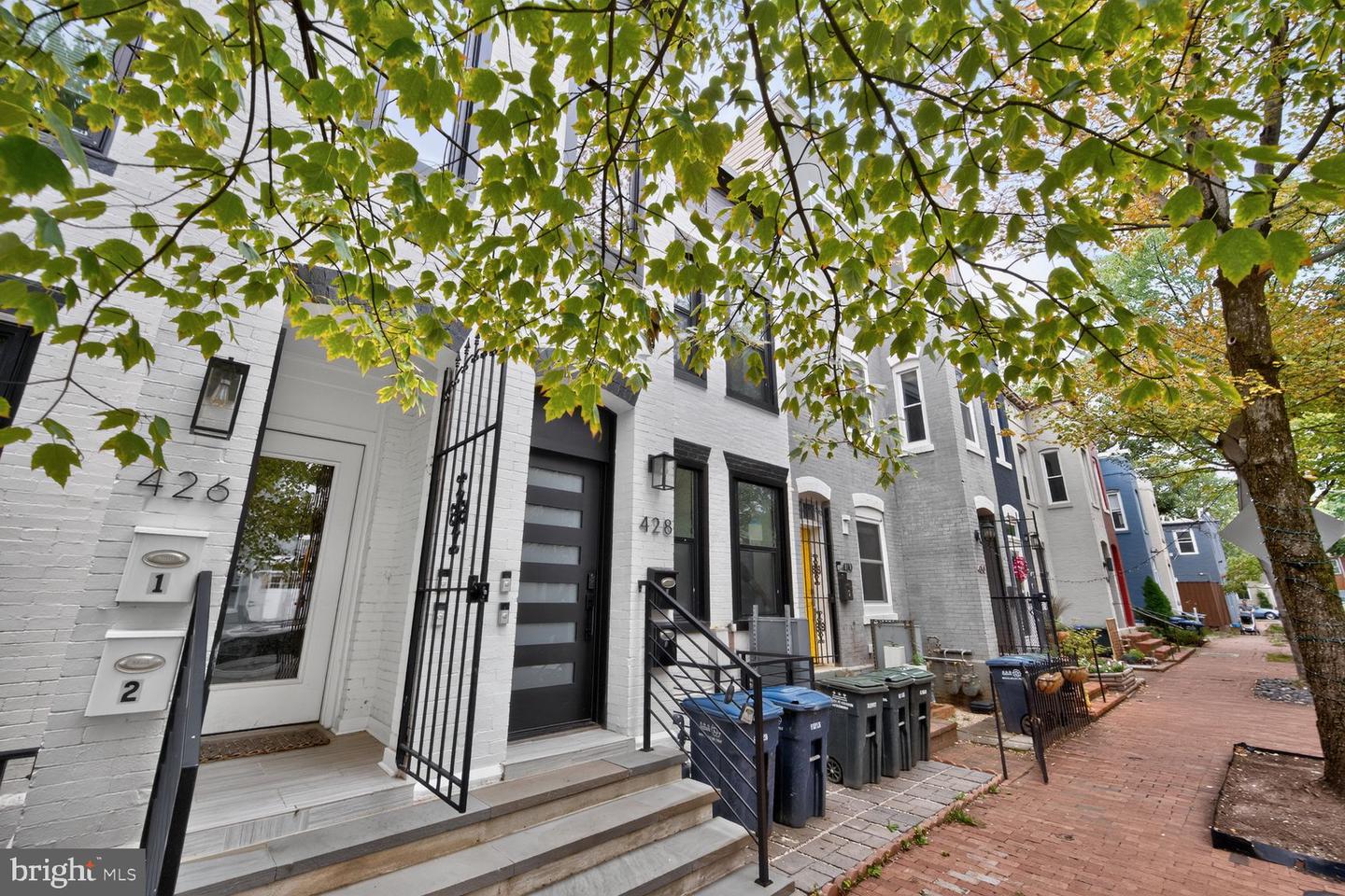 428 NW Warner St NW #1 — photo