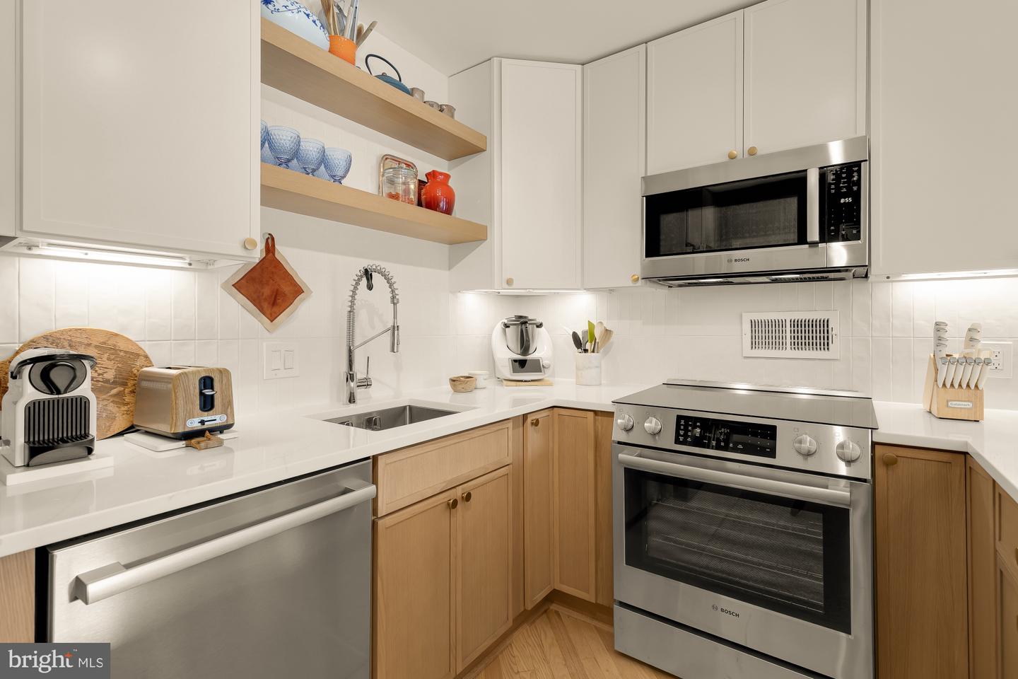2555 Pennsylvania Ave NW #918 — photo