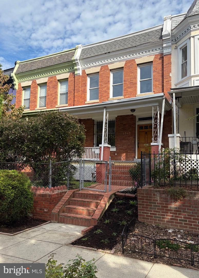 1383 Quincy St NW — photo