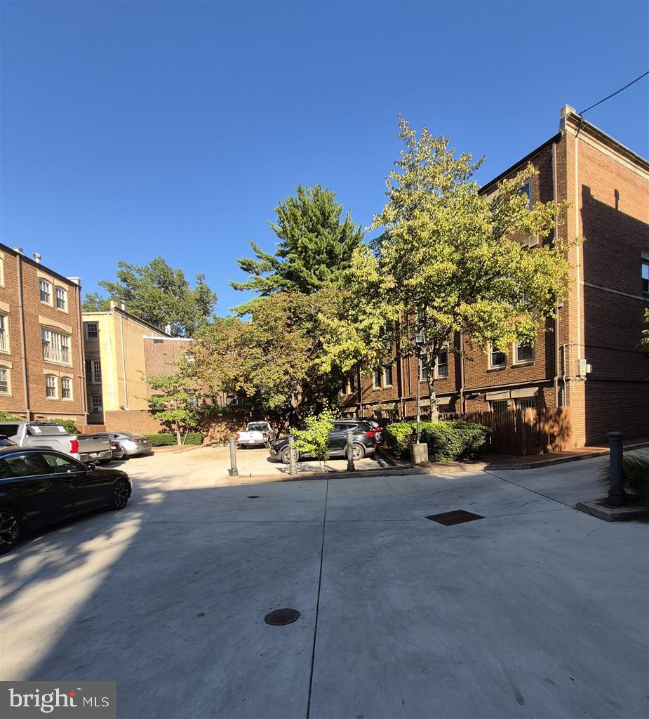 252 Maryland Ave NE #17 — photo