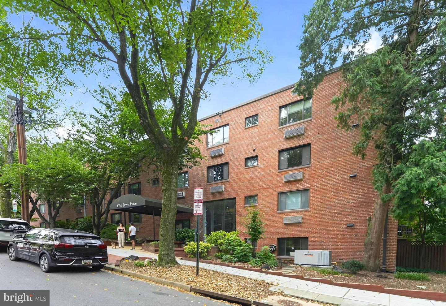 4114 Davis Pl NW #213 — photo