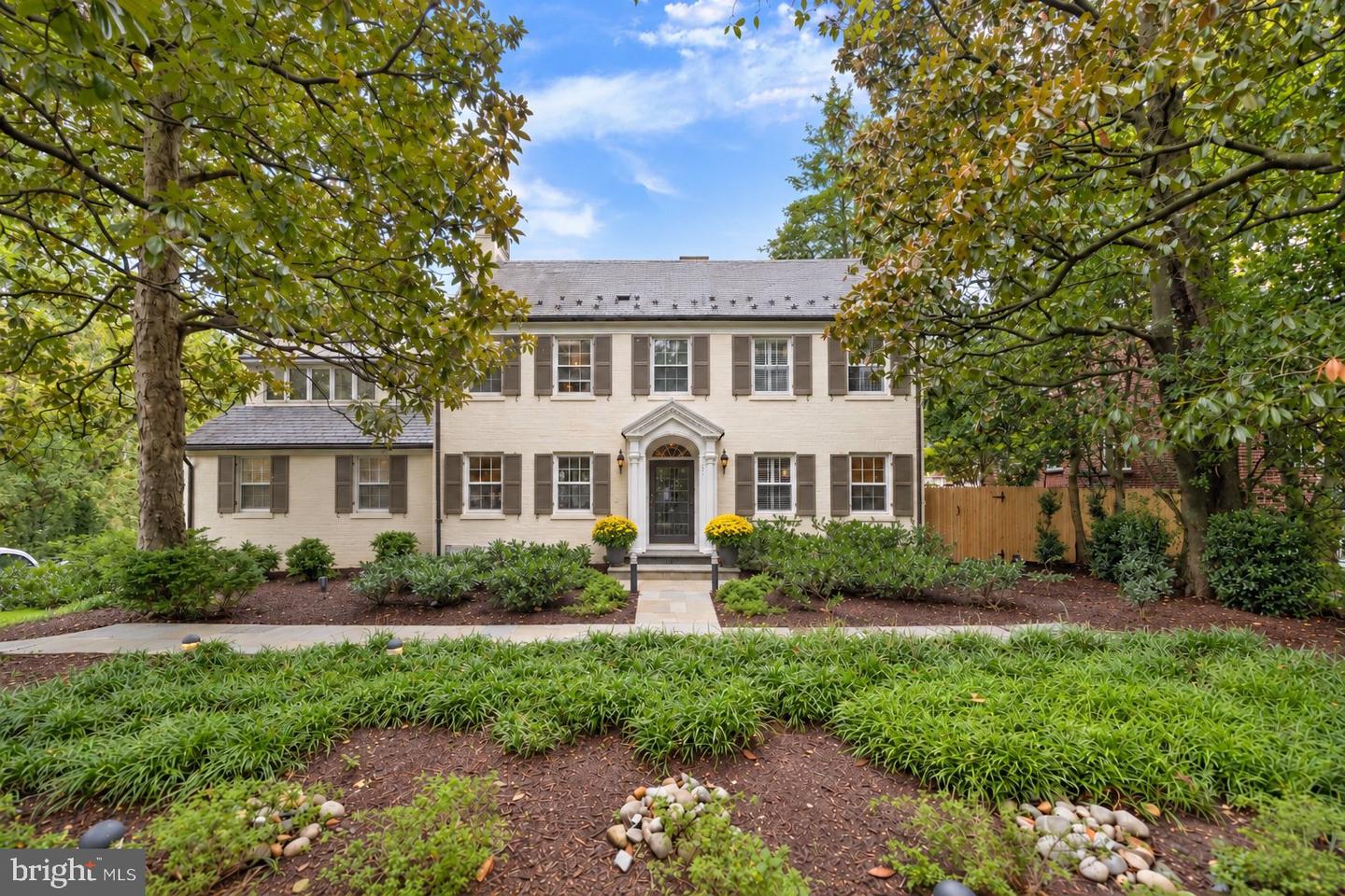 2800 Foxhall Rd NW — photo