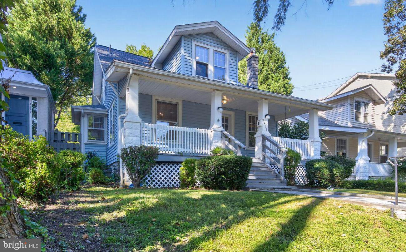 4423 P St NW — photo
