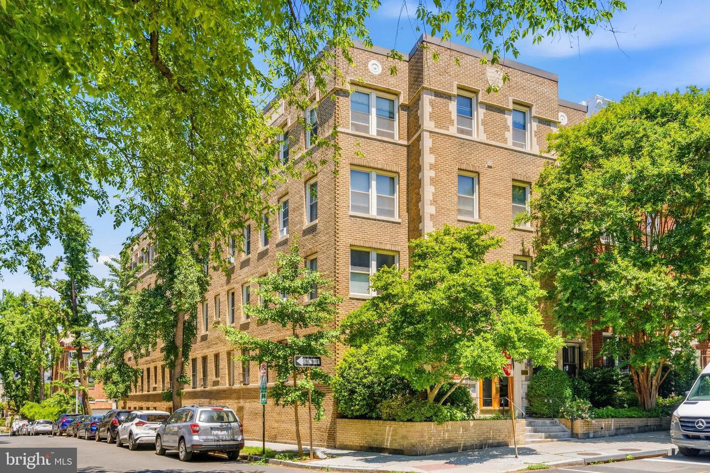 1875 Mintwood Pl NW #36 — photo