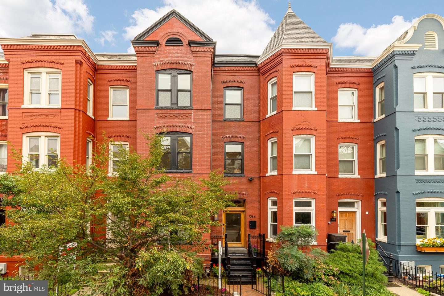 944 Westminster St NW — photo