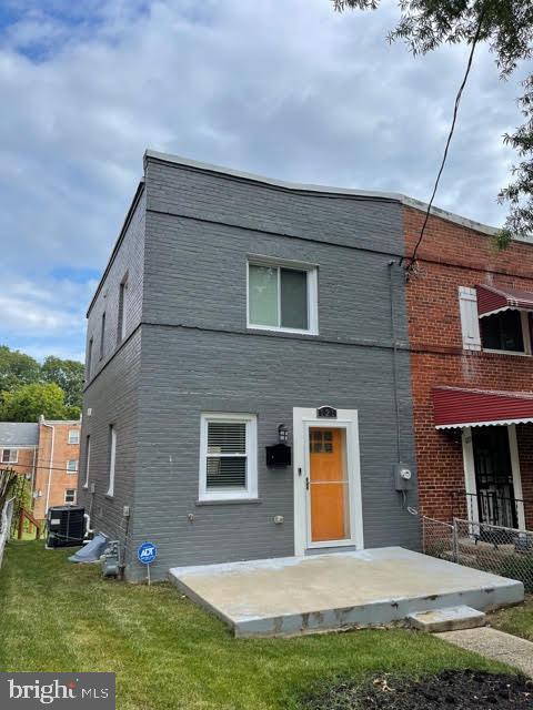 121 Darrington St SW — photo