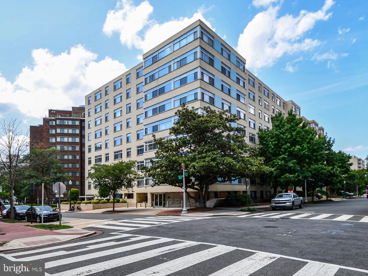 2401 H St NW #810 — photo