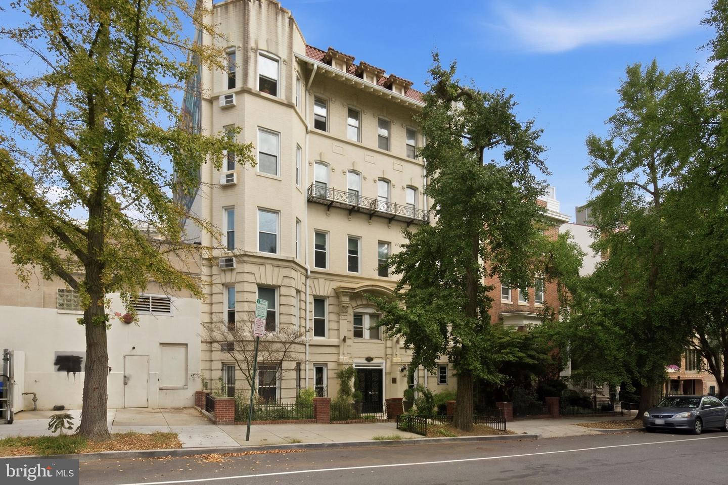1831 Belmont Rd NW #204 — photo