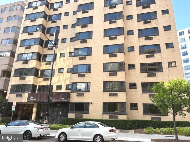 2141 I St NW #308 — photo