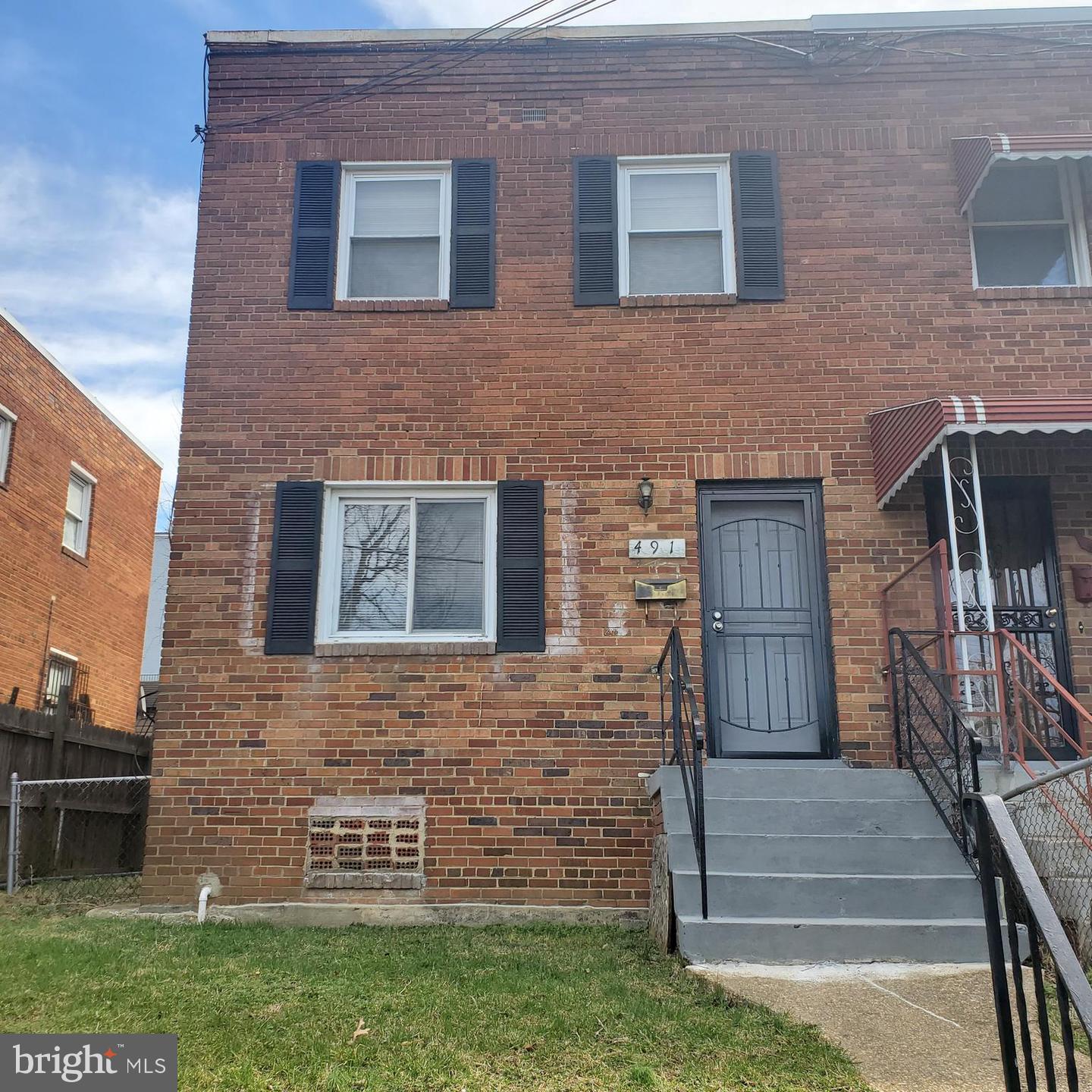 491 Valley Ave SE — photo