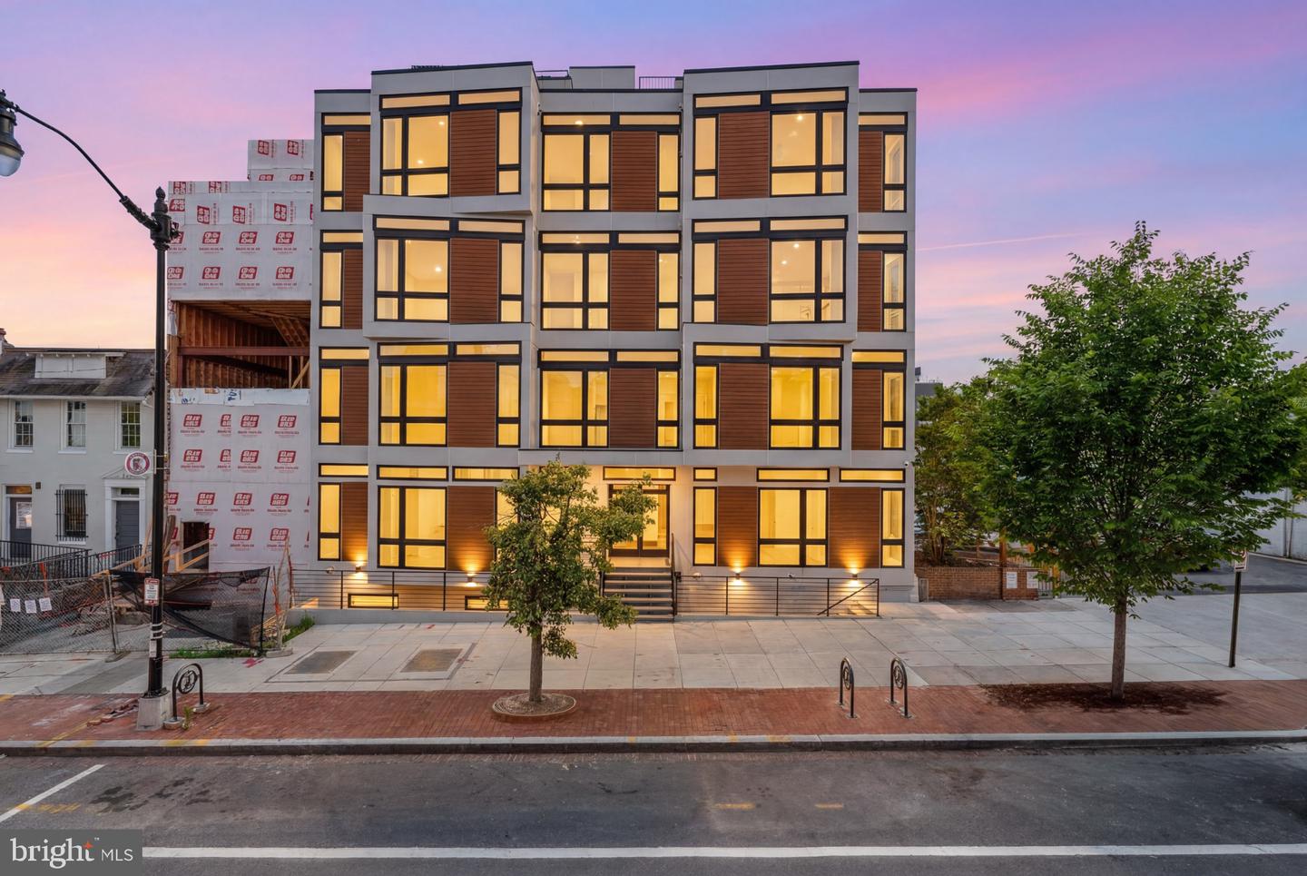 710 Kennedy St NW #10 — photo