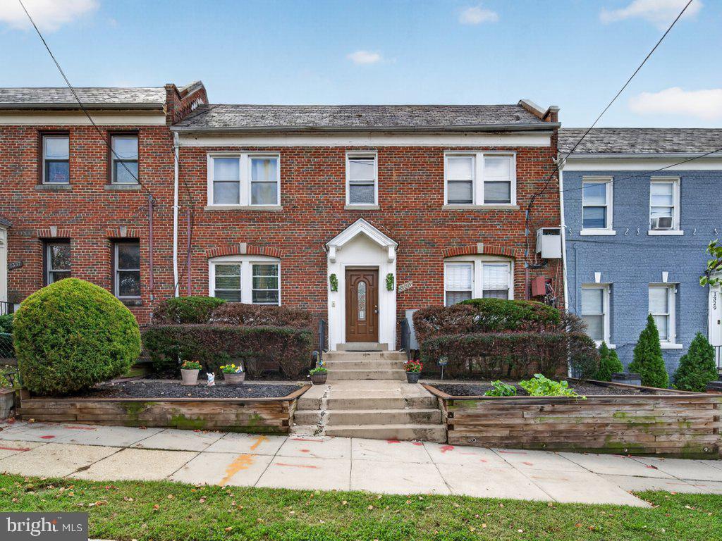 1333 Adams St NE #3 — photo