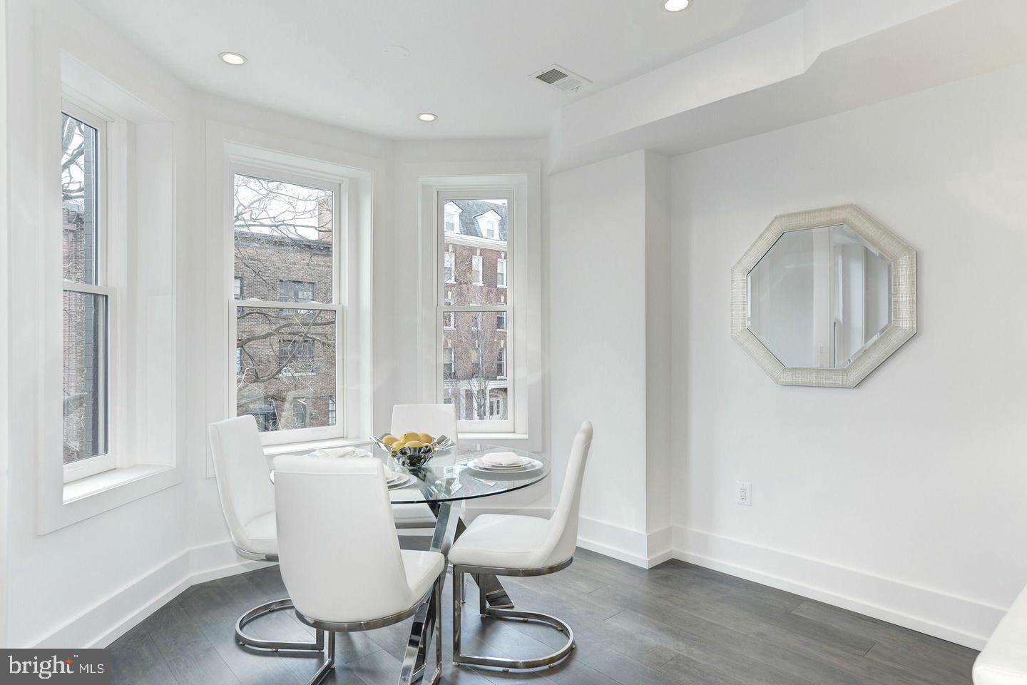 1817 Vernon St NW #3 — photo